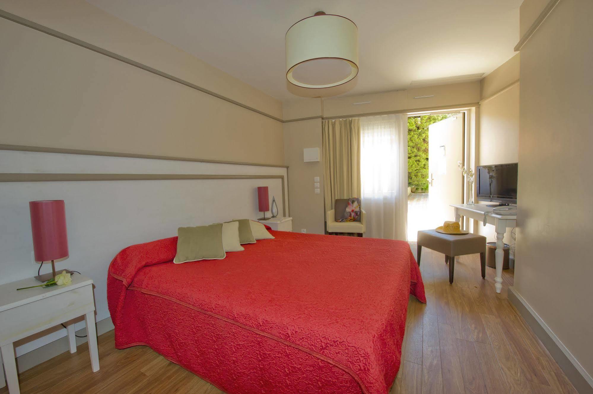 Hotel Mileade Mediterranee - Port-Fréjus Exteriör bild